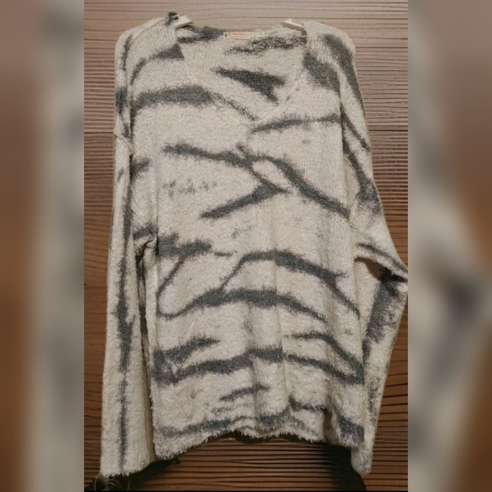 NWOT Free People Oversized Cozy Knit Sweater Sz S White🤍Gray Zebra Striped